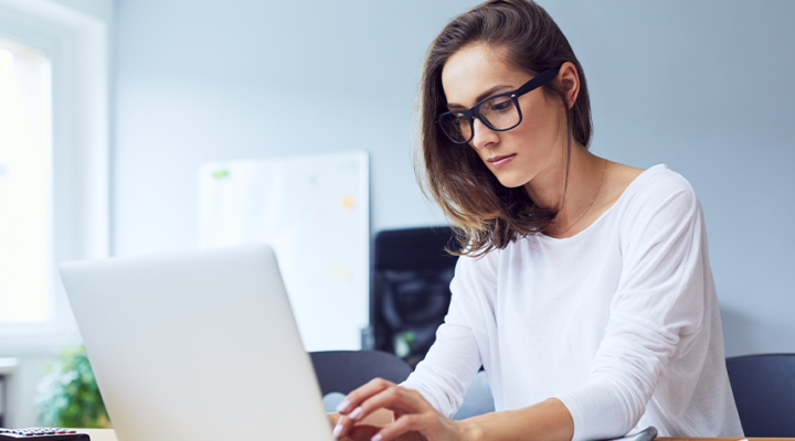 externalisation-gestion-reponses-des-emails-assurances