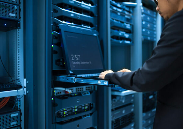 Header rh offre d'emploi infrastructure IT